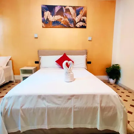 게스트하우스 Taj Luxury 3*