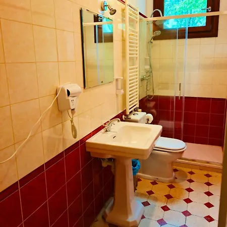 בית הארחה Taj Luxury 3*