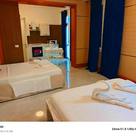 ゲストハウス Taj Luxury 3*